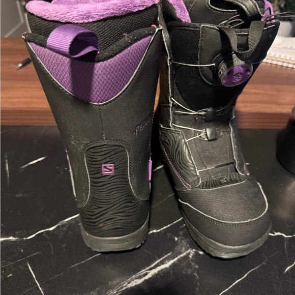 Women's Black and Purple Snowboarding Boots - Picture 3 of 6
